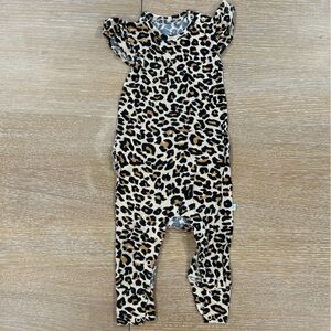 Cute!! Posh Peanut leopard romper 18-24 month